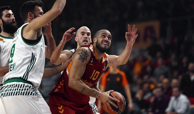 Galatasaray'da Preldzic ve Blake Schilb kadro dışı kaldı!