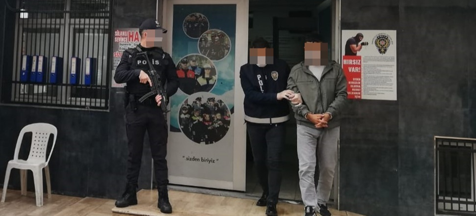 Suçüstü yakalanan hırsız: Karnım acıktı kek yedim, evi toparladım