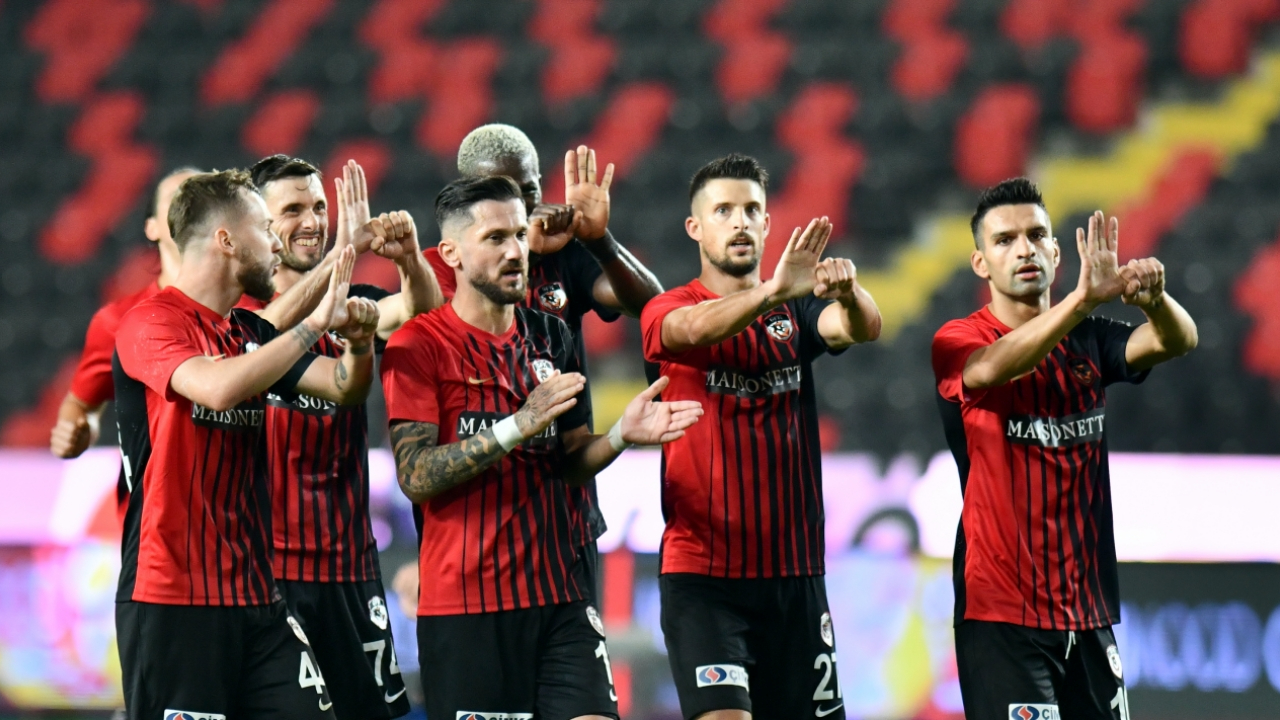 Beşiktaş deplasmanda Gaziantep FK'ya 3-1 mağlup oldu