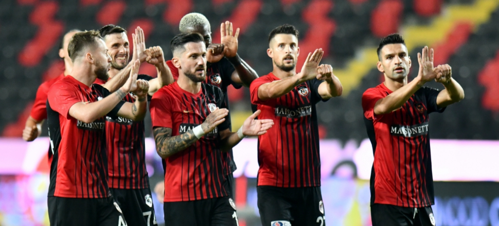 Beşiktaş deplasmanda Gaziantep FK'ya 3-1 mağlup oldu
