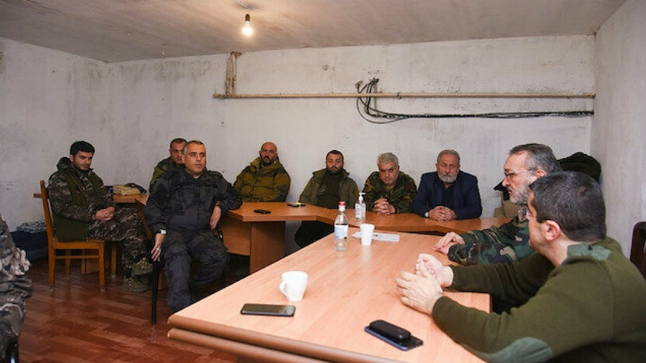 İşgalciler yeni inlerinde toplandı!