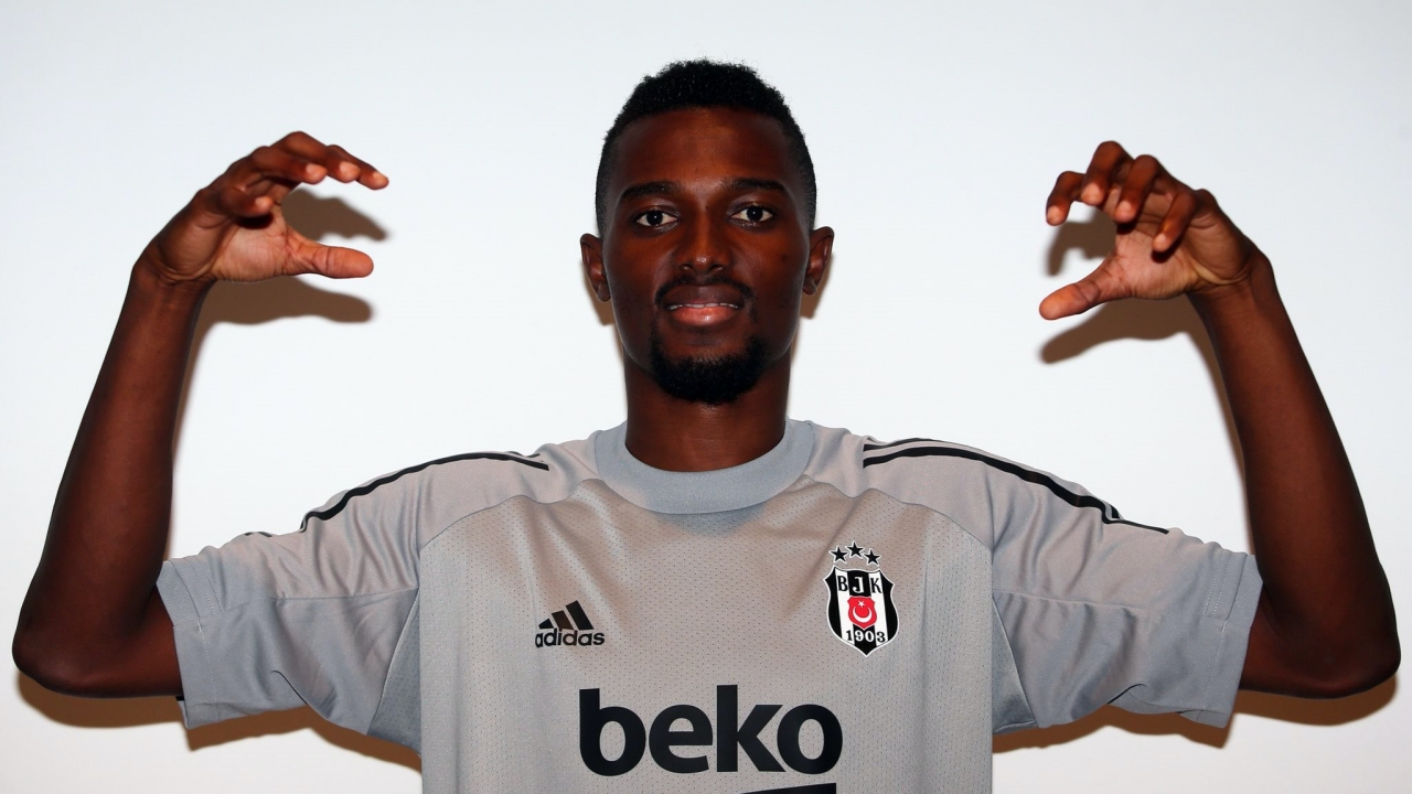 Bernard Mensah milli formaya ara verdi