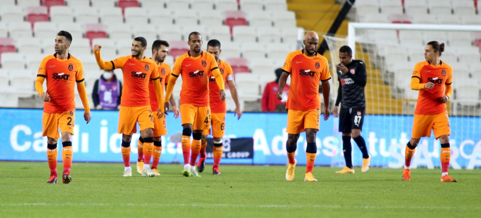 Galatasaray Sivasspor'u da devirdi, milli araya 3'te 3'le girdi