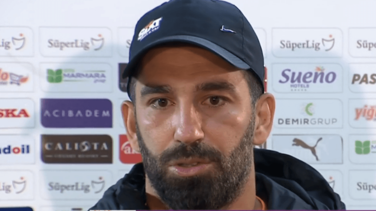 Arda Turan canlı yayında ağladı