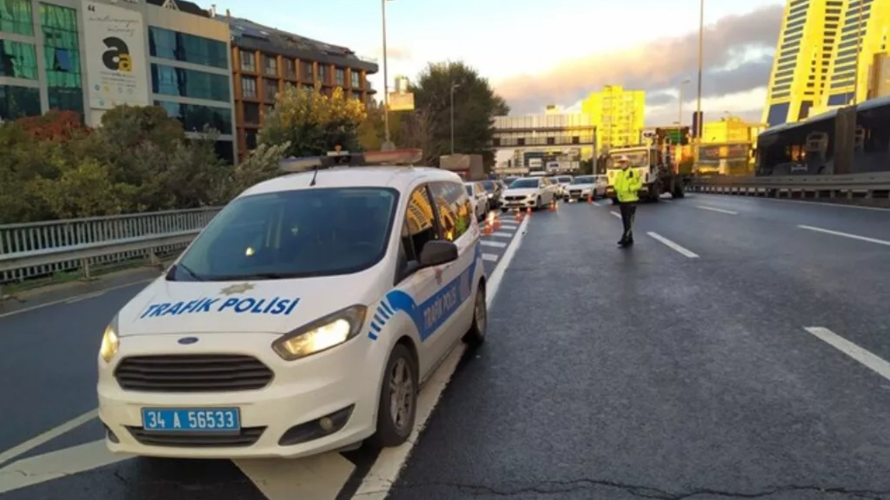 Avrasya Maratonu nedeniyle 15 Temmuz Şehitler Köprüsü trafiğe kapatıldı