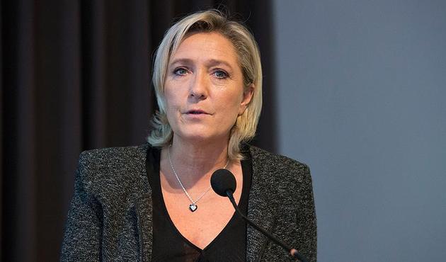 Marine Le Pen'in dokunulmazlığı kaldırıldı!