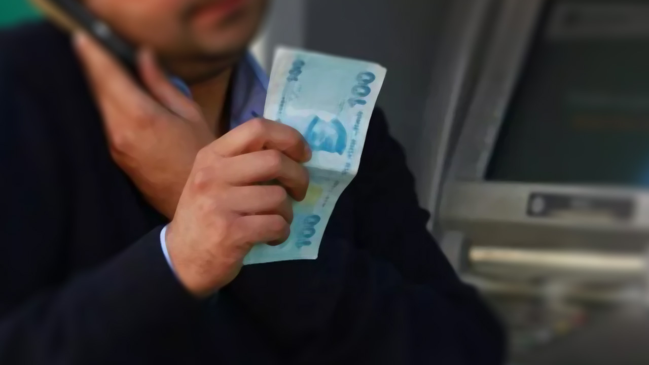 'Kalp gözümüz açık, sana yardım ederiz' diyerek eczacıyı 800 bin TL dolandırdılar!