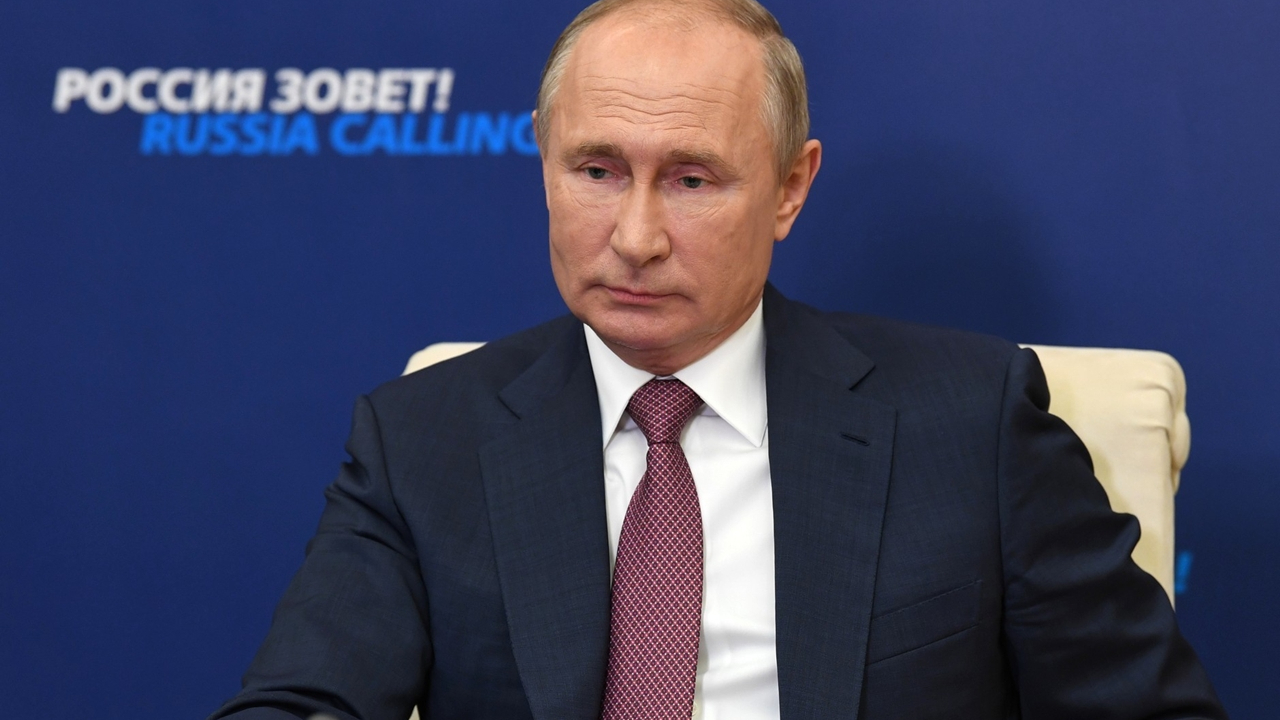 Putin: Azerbaycan ve Ermenistan kontrol ettikleri pozisyonlarda kalacaklar