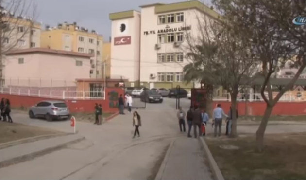 Lisede inanılmaz olay: Kantinci dışarıdan yemek getiren öğrencileri bıçakladı!