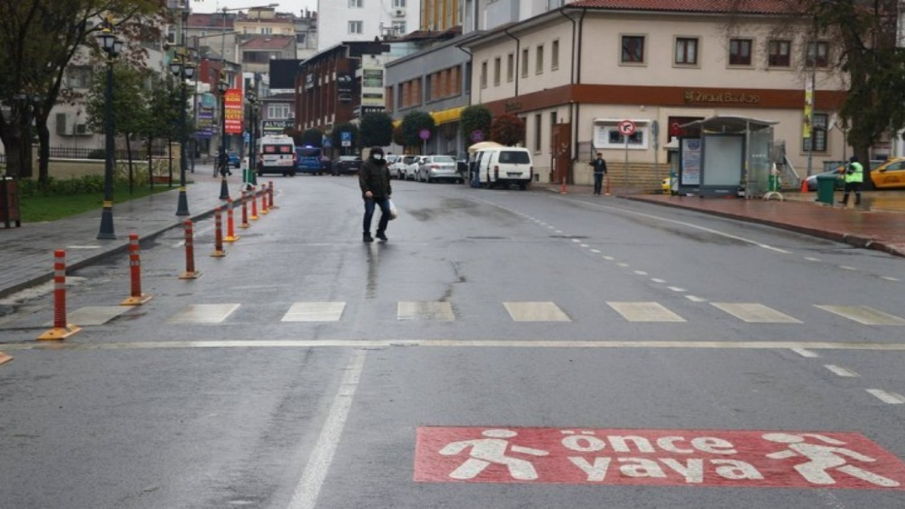 İstanbul'un yanı başı kırmızıya büründü