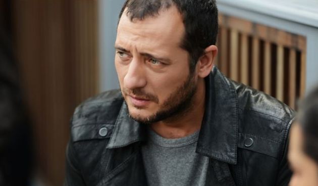Ünlü oyuncuya şok! Kredi kartını kopyalayıp 9 bin TL harcadılar