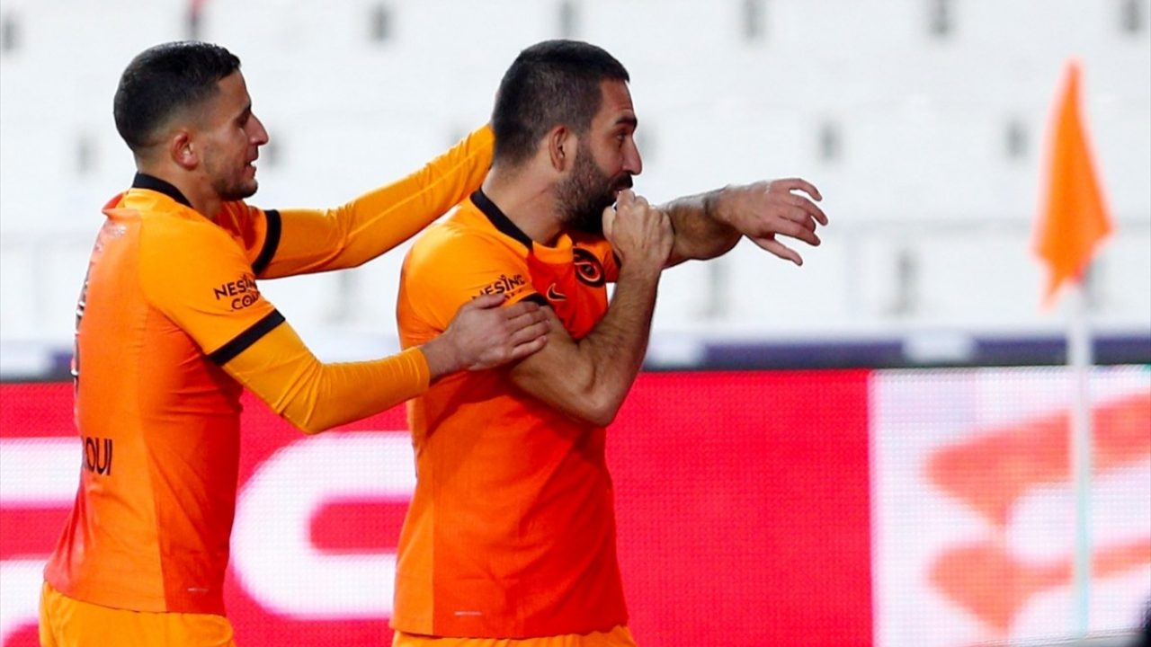 Arda Turan'dan Galatasaray paylaşımı