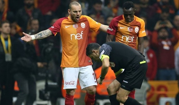 Galatasaray'da Sneijder şoku!