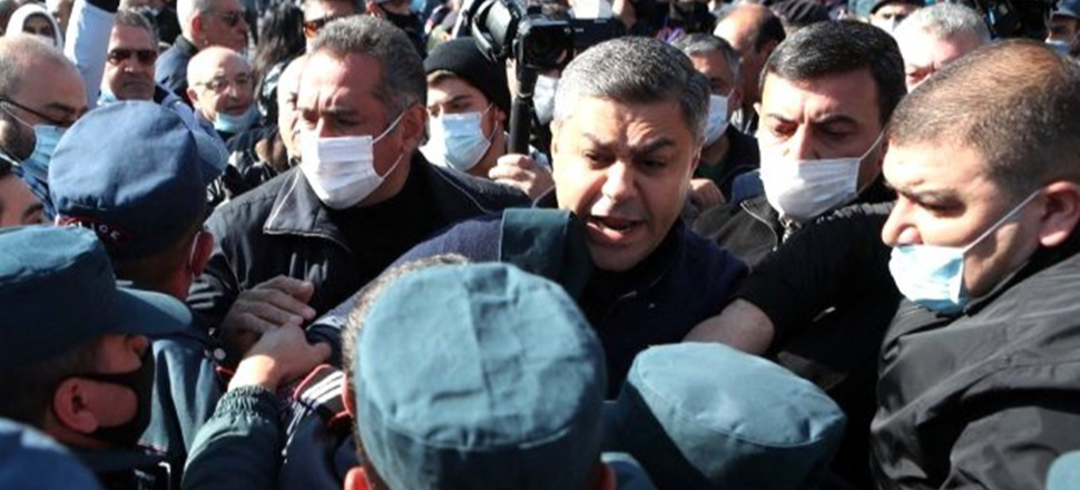 Ermenistan'da Paşinyan'a büyük öfke