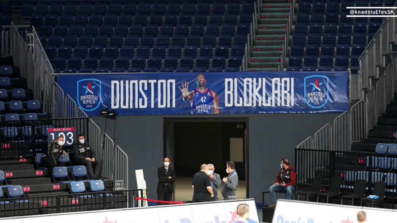 Anadalu Efes, Bryant Dunston ismini ölümsüzleştirdi