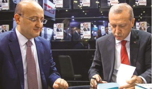 Yalçın Akdoğan yaşarken efsaneleşen bir siyasetçinin şifrelerini kitaplaştırdı