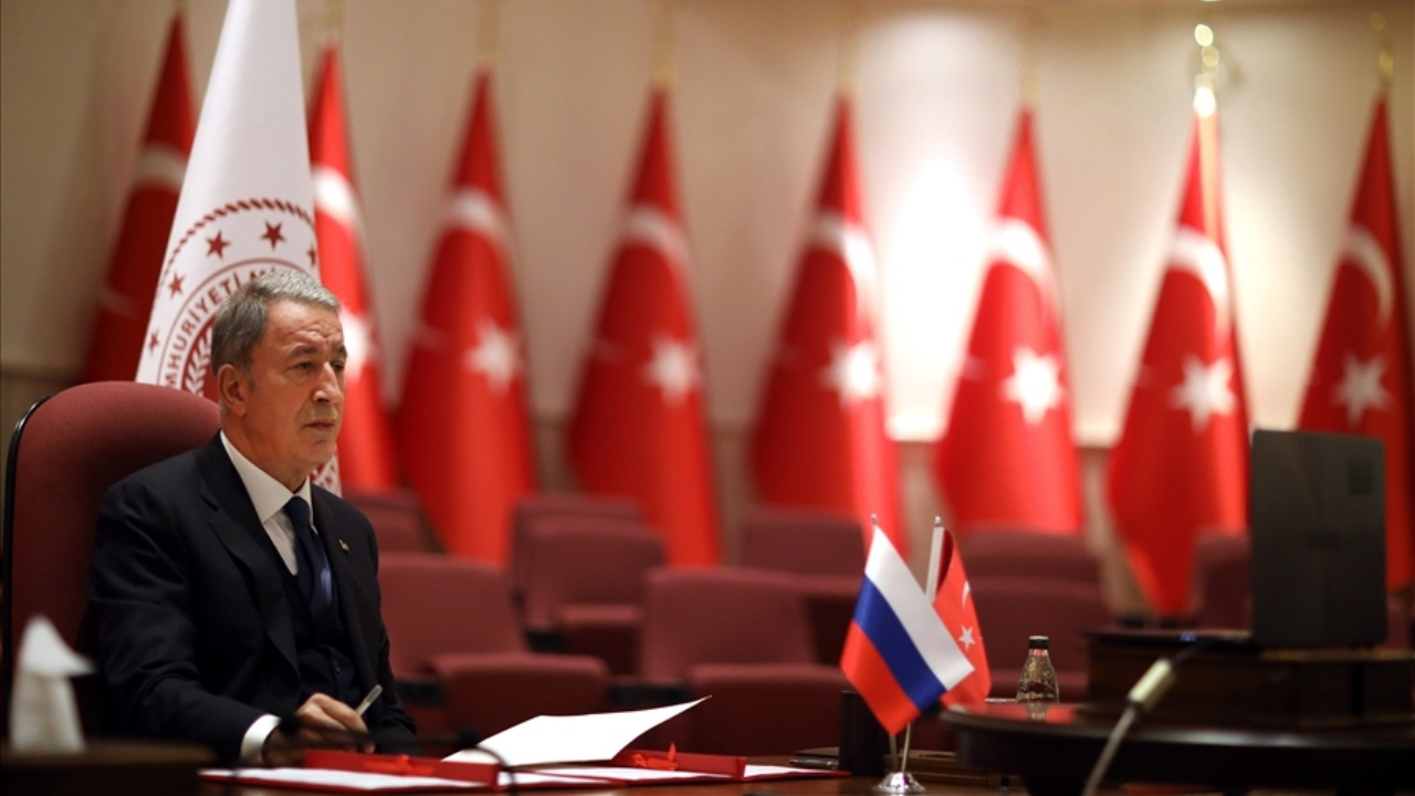 "Türkiye hem masada hem sahada"