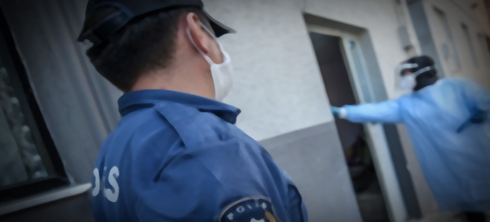 Koronavirüs vakası veya temaslı kişilerin olduğu binalara uyarı levhası asılacak