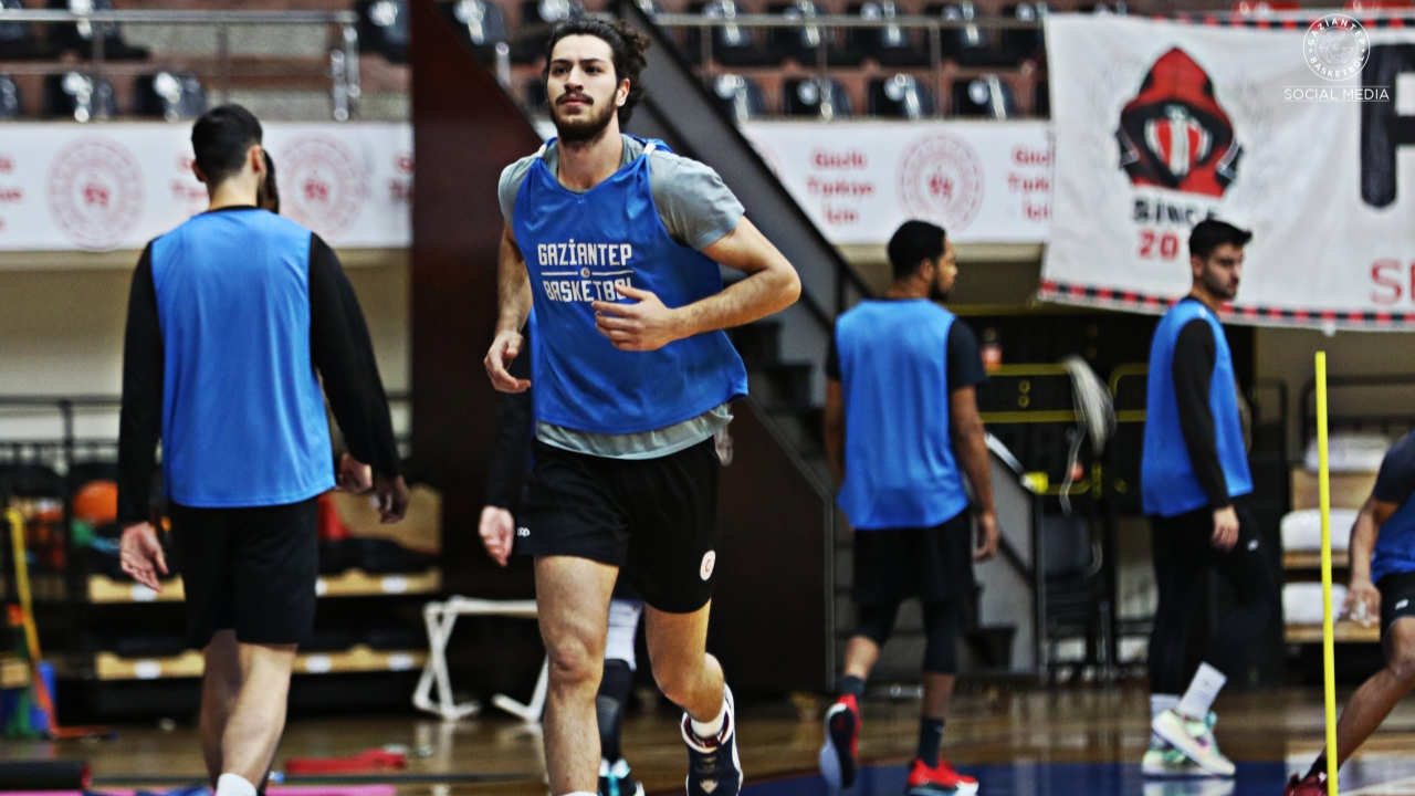 Koronavirüs basketbolu da rahat bırakmıyor