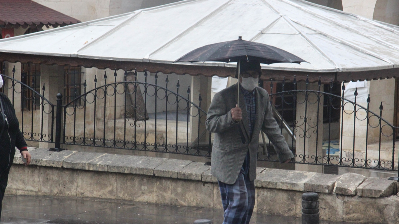 Meteorolojiden İstanbul için sağanak yağış uyarısı