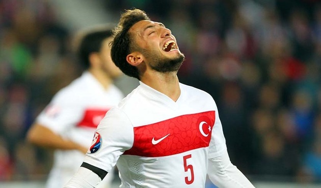 Hakan Çalhanoğlu cezayı kabullendi
