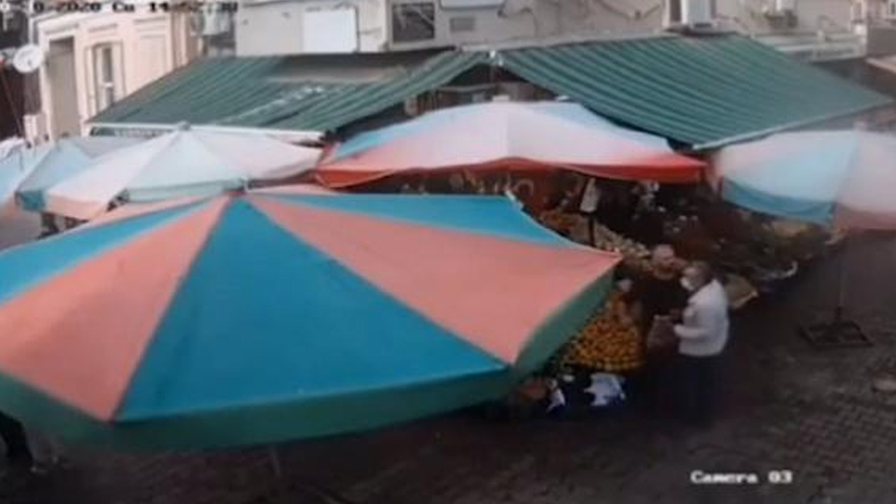 İzmir'deki deprem anı pazardaki MOBESE kamerasında