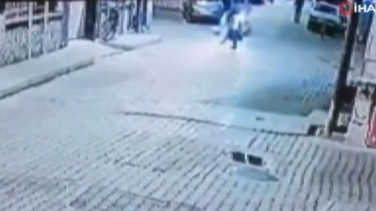 Motosiklet temizlik görevlisine çarptı