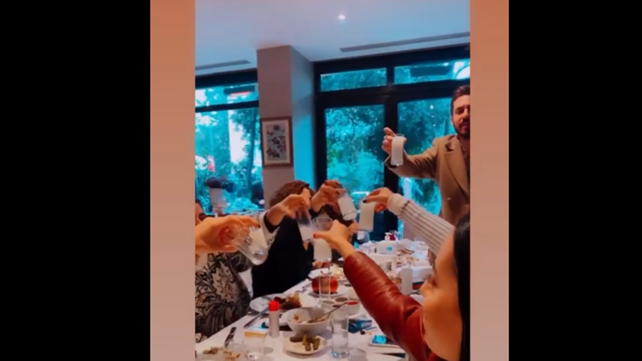 Etiler sosyetesi korona partisinde