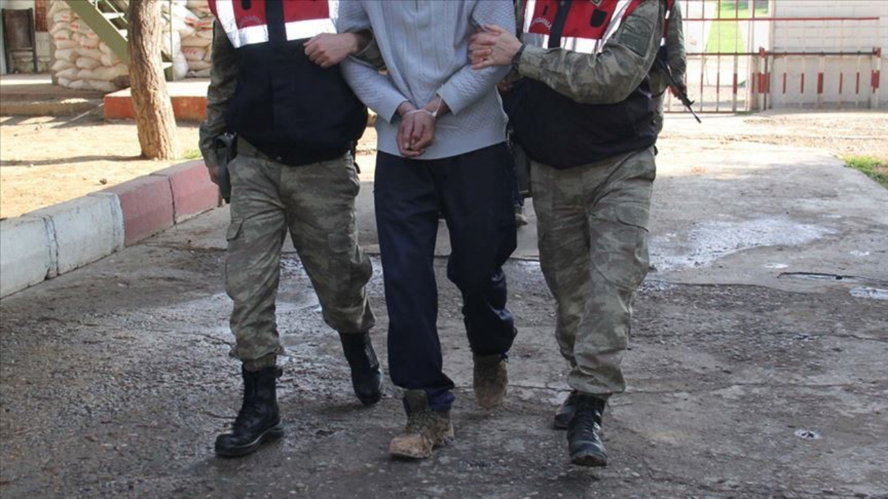 Canlı bombalar sınırda yakalandı!