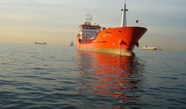Türk tankerine el koydular! Mürettebat rehin alındı