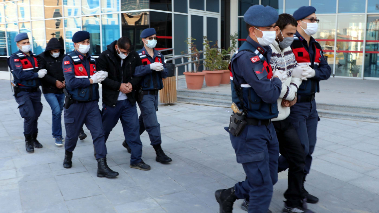 DEAŞ'ın 'Rakka emiri' hakim karşısında