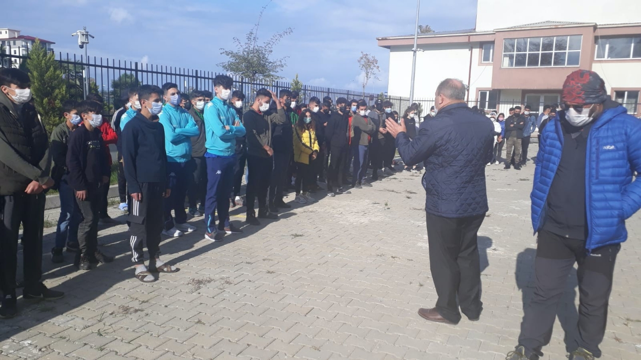 Hakkarili raftingciler Rize'de