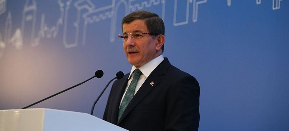 Davutoğlu yeni anayasa için temaslara başladı