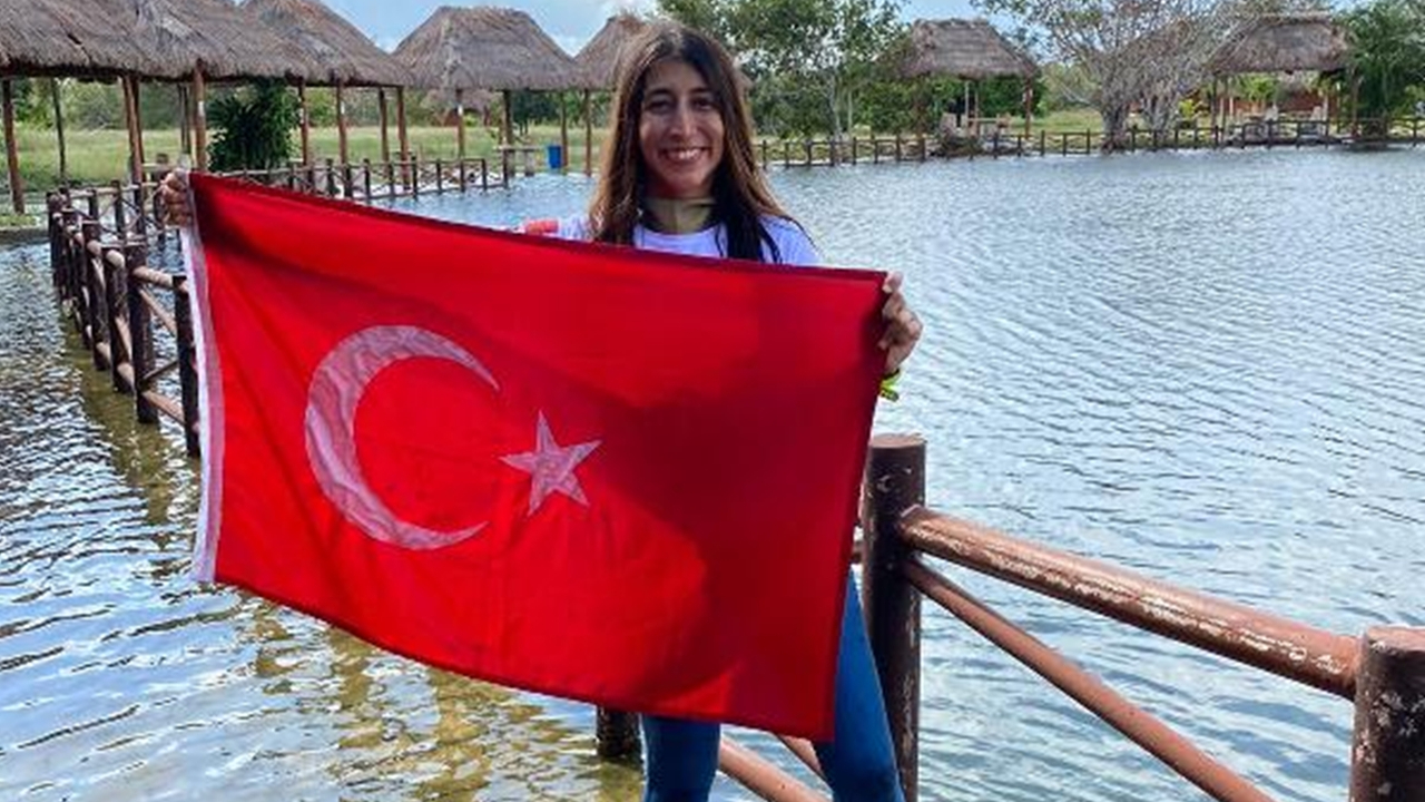 Fatma Uruk, serbest dalışta dünya rekoru kırdı