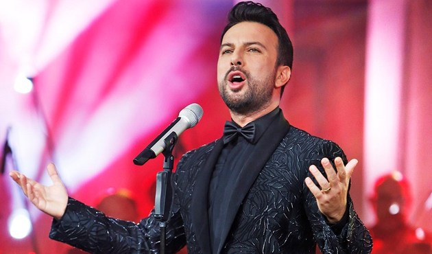 Tarkan'ın yatak pozu Instagram'ı salladı!