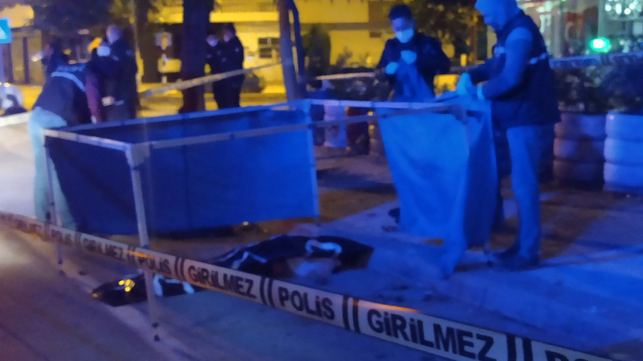 Adana'da acı olay: 11'inci kattan atlayan genç kız hayatını kaybetti