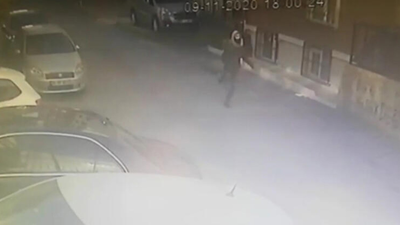 İstanbul’da yaşlı adama markette ekmek bıçağıyla gasp girişimi