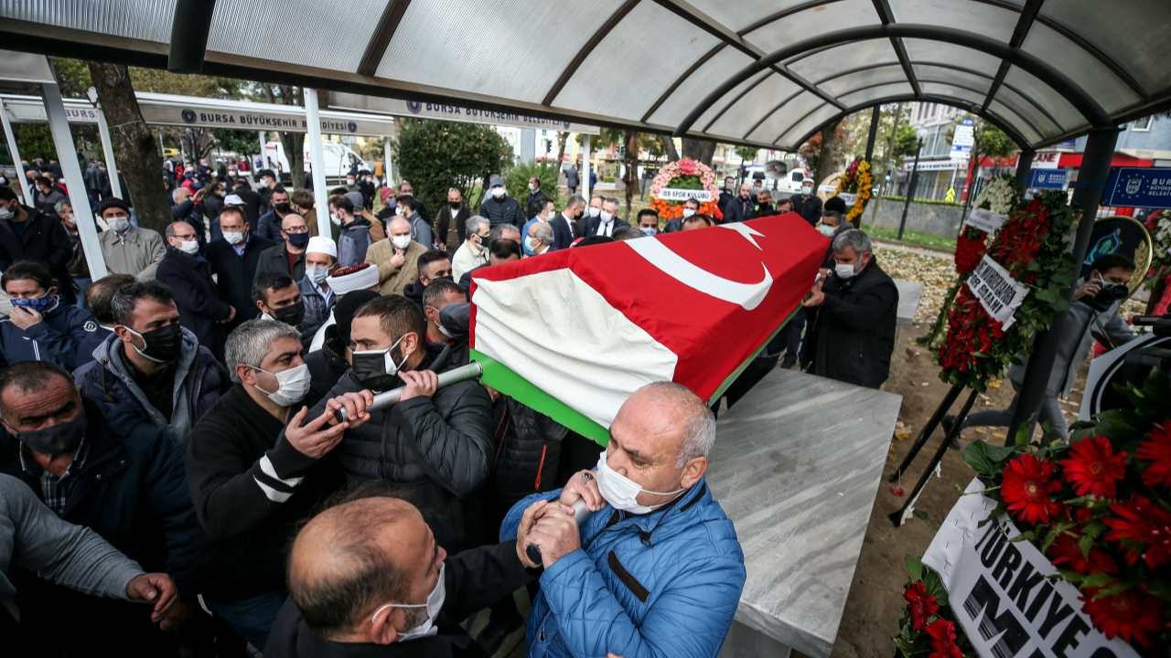 Minderin "altın adamı" Reşit Karabacak son yolculuğuna uğurlandı