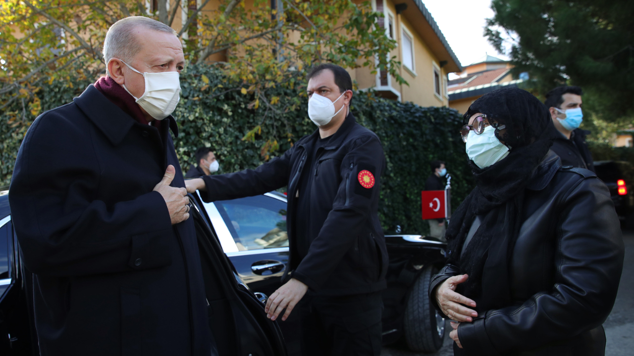 Erdoğan Bakan Pekcan'ın annesinin cenazesine katıldı