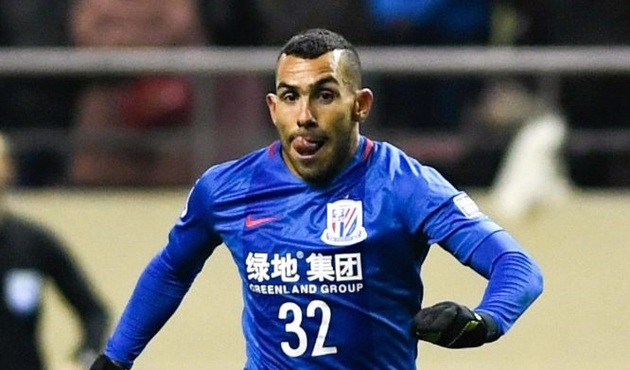 Carlos Tevez Ronaldo'yu da Messi'yi de solladı!