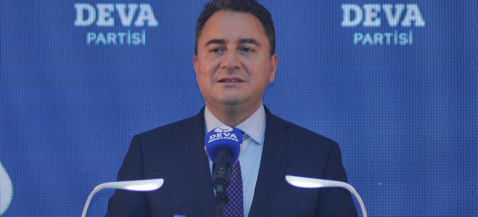 Babacan, AK Parti'yi eleştirmek için 28 Şubat'ı övdü