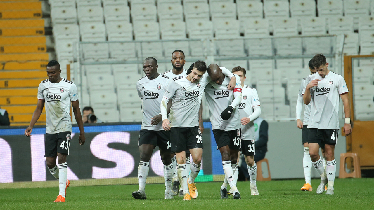 Atiba Hutchinson: Fenerbahçe derbisi öncesi mesaj verdik