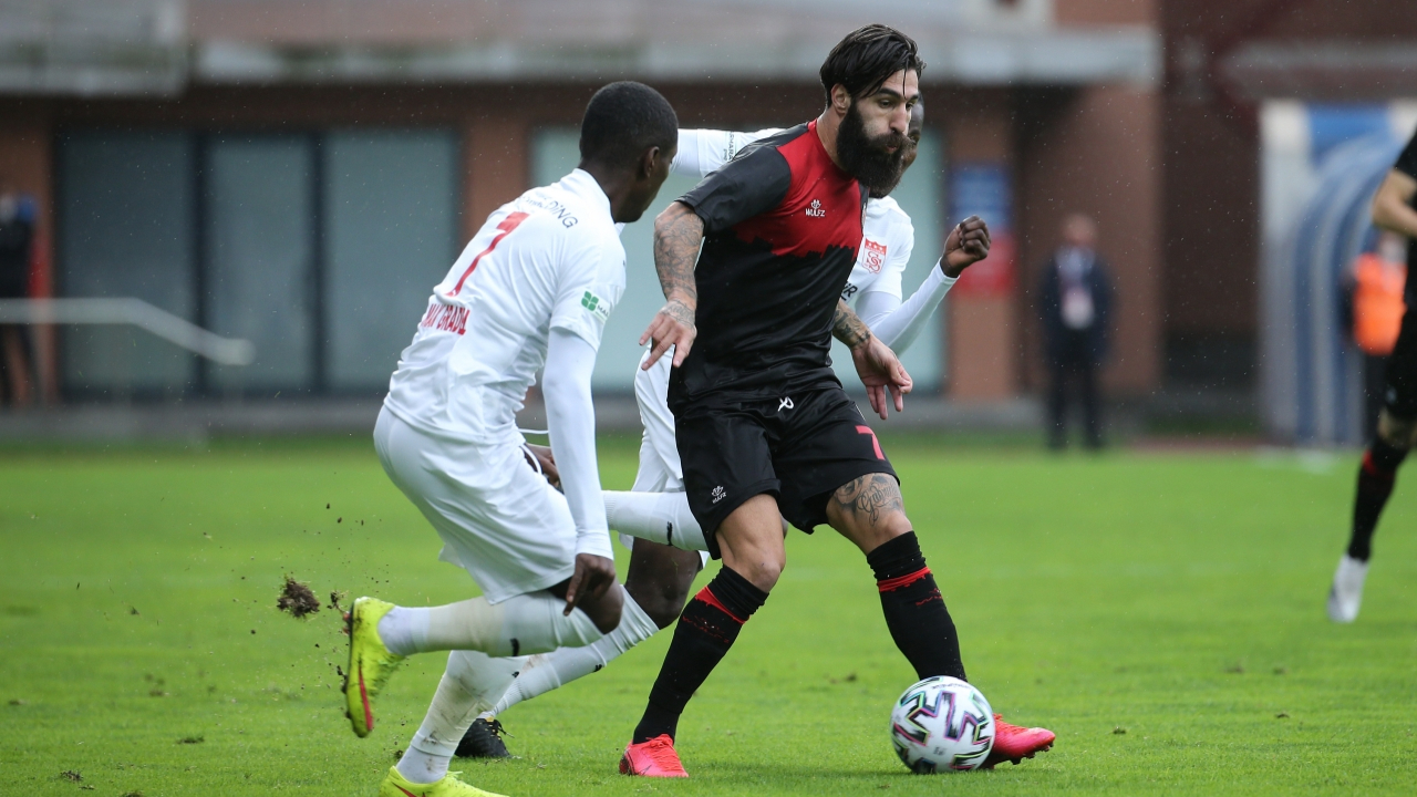 Fatih Karagümrük-Sivasspor maçında puanlar paylaşıldı