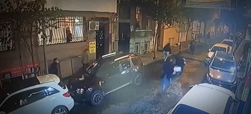 Şişli'de genç kızın telefonunu çalan kişiye meydan dayağı kamerada!
