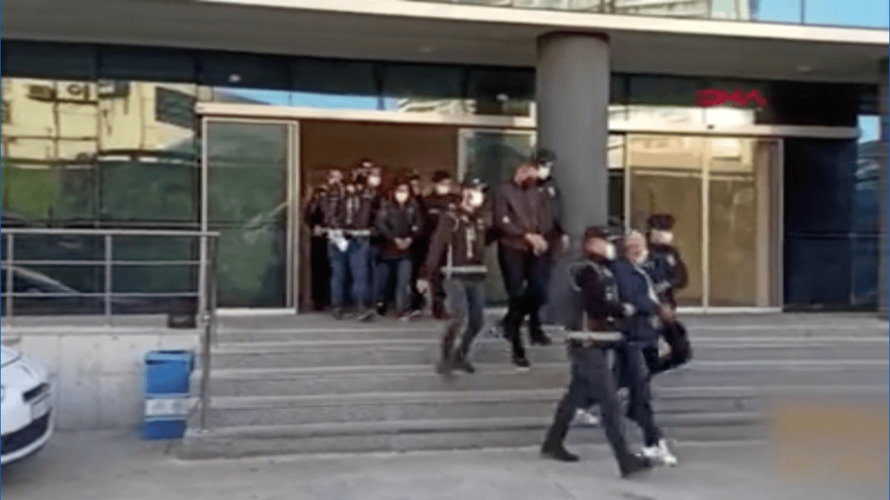 Bursa'da tapu çetesine darbe