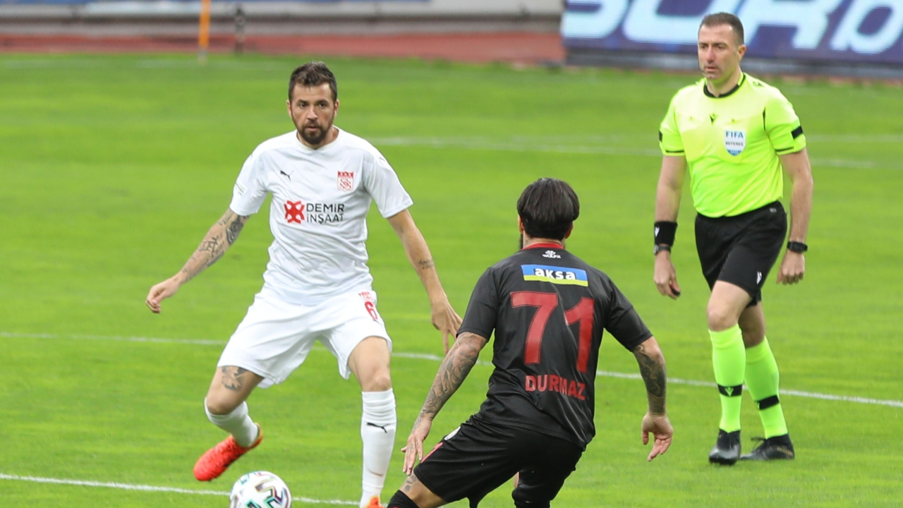 Sivasspor'un Hüseyin Göçek öfkesi dinmiyor