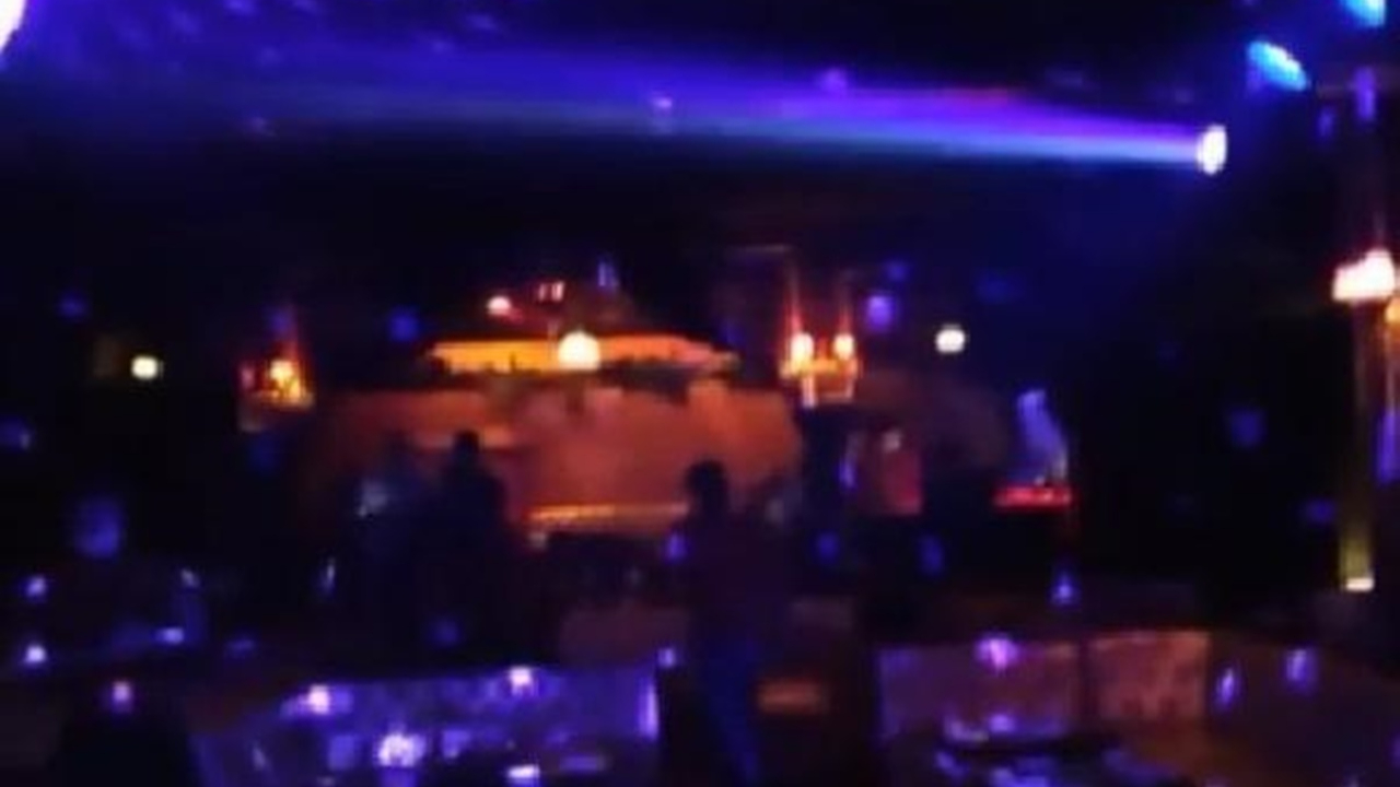 Korona partisine polis baskını