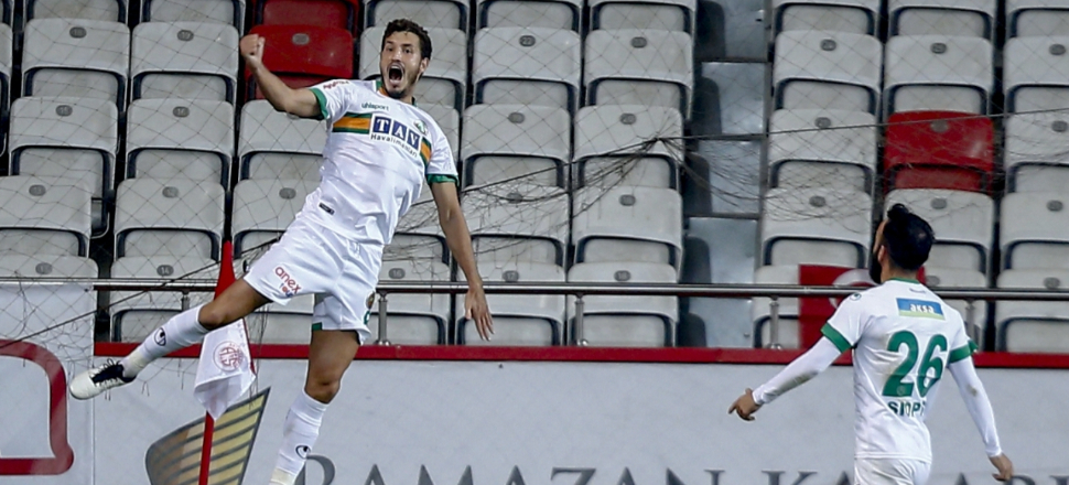 Akdeniz derbisinde zafer Aytemiz Alanyaspor'un oldu
