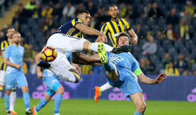 Fenerbahçe Mehmet Topal'ın son dakika golüyle güldü