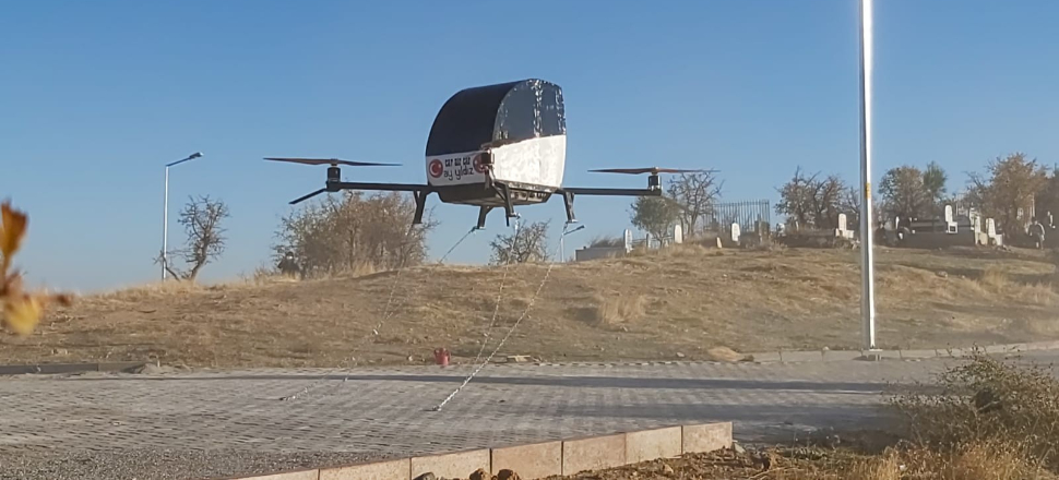 Çocukluk hayali olan uçan arabayı uçurdu!